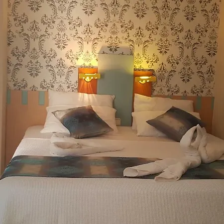 فندق Uslan كوشاداسيه