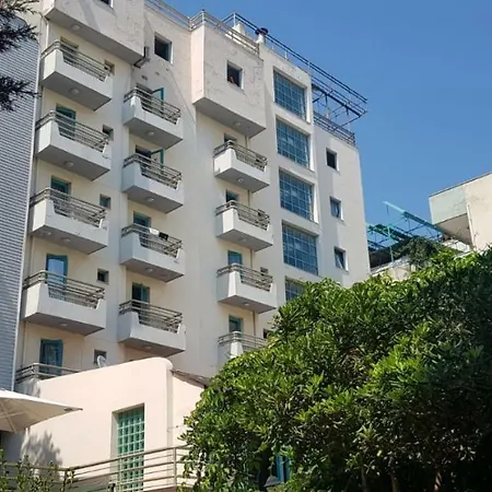 فندق Uslan كوشاداسيه