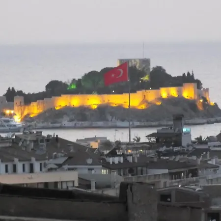 Uslan فندق كوشاداسيه